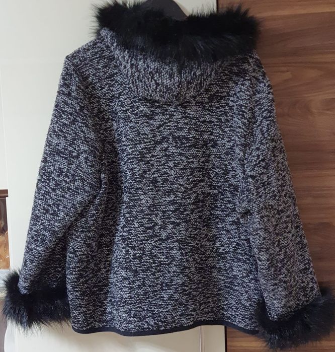 Cardigan elegant gri-negru cu blană – mărimea XXXL