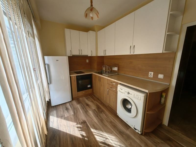 2-стаен в Шумен-Болницата площ 65кв.м.