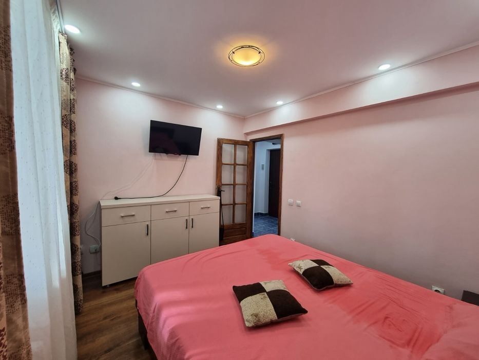 Inchiriez apartament doua camere zona Tudor Vladimirescu