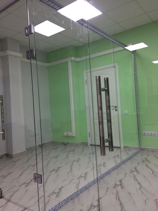 Стеклянные перегородки