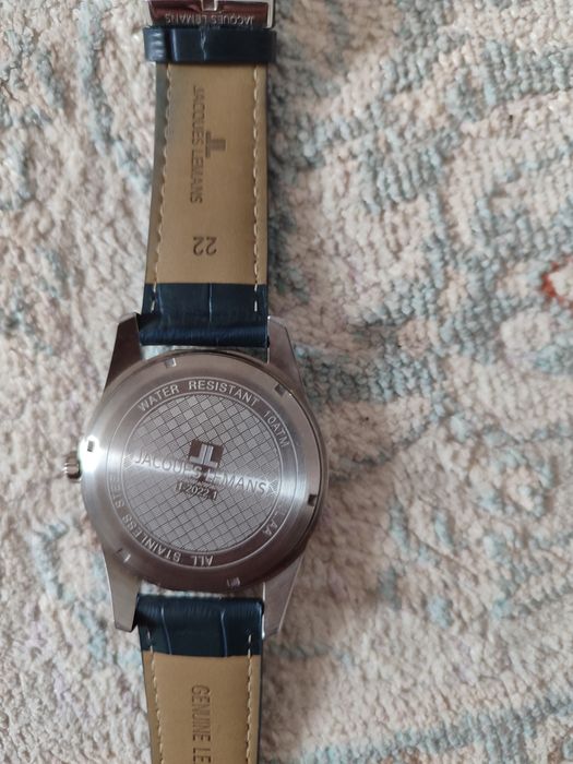 Продам часы наручные