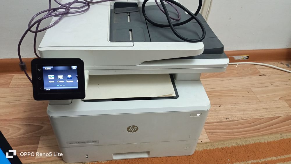 Ноутбук HP и принтер