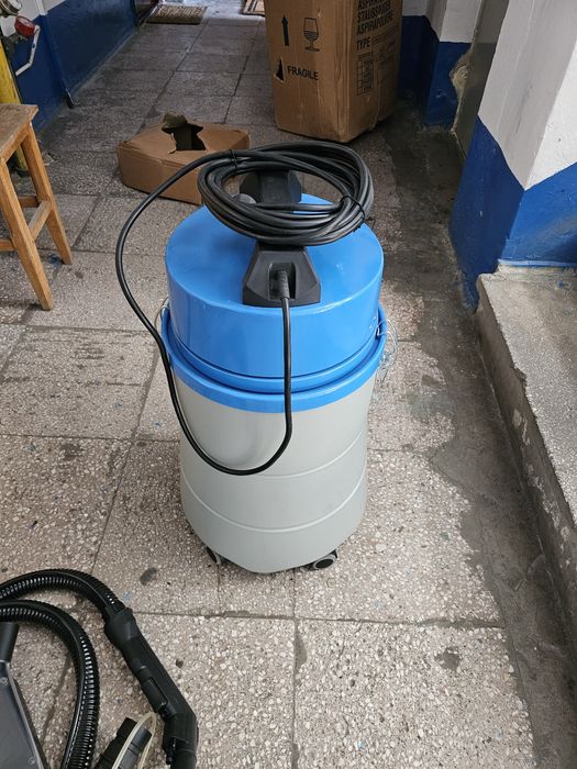 Aspirator cu vacuum