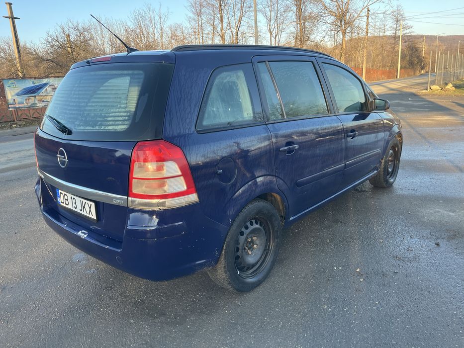 Vand sau schimb Opel Zafira B