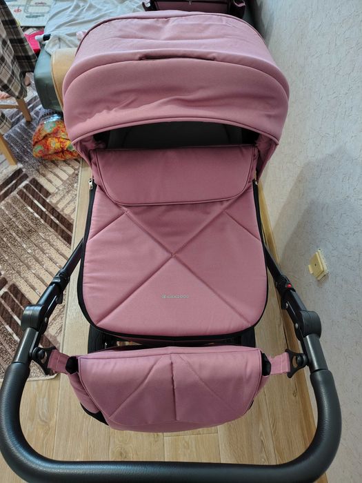 Продавам количка KIKKA BOO Комбинирана количка 2в1 AMANI PINK