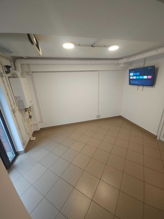 HUSI Spatiu comercial 18 mp de inchiriat