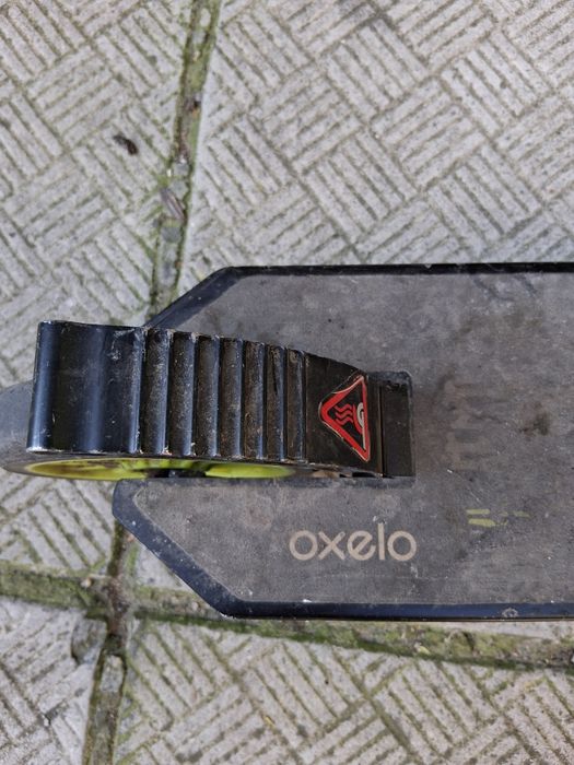 Продавам запазена тротинетка OXELO