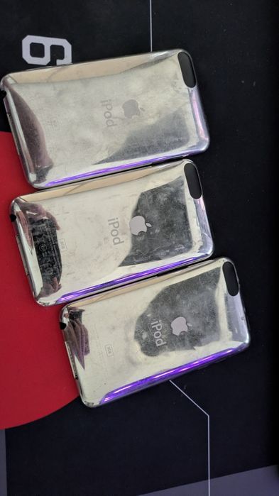 Vand 3 ipod uri in stare buna URGENT!!
