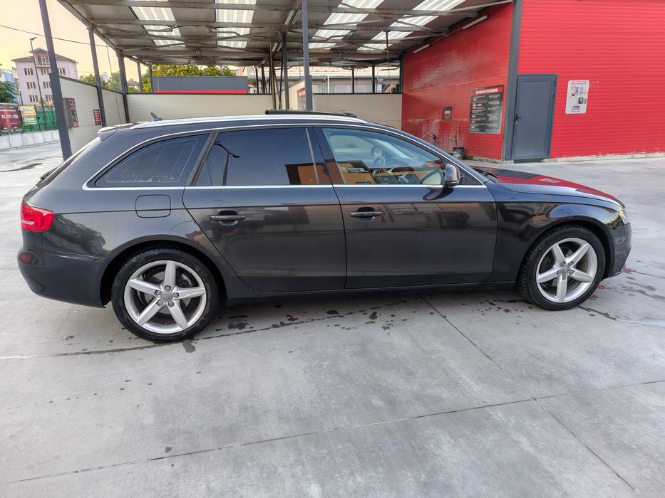 Audi A4 2. 0 TDI S line