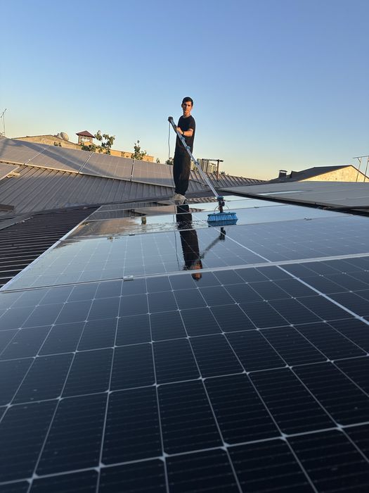 Куёш панеллари ювиш хизмати – тез ва сифатли