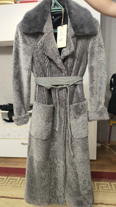 Шуба из меха каракульча