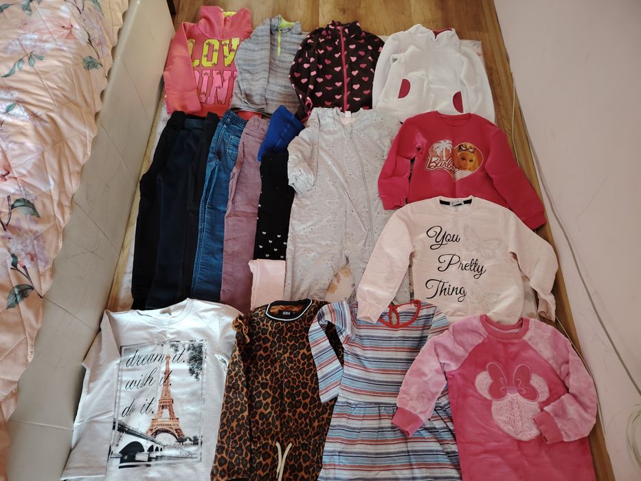 Голям лот дрешки за момиче