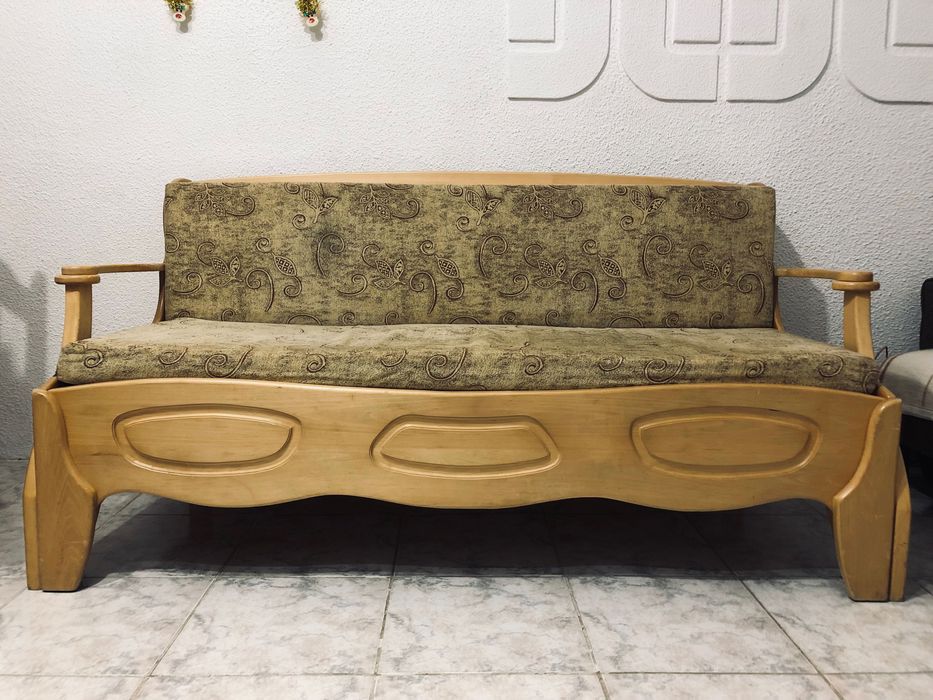 Разтегателен диван от масив 180/155.Производство на Троян