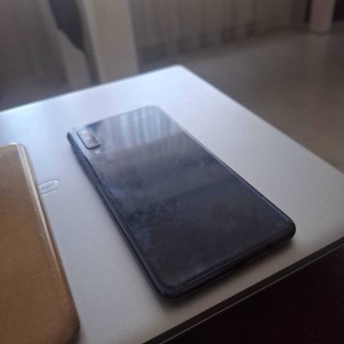 Samsung A7 4/64Gb