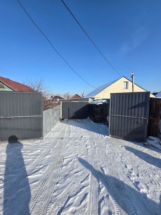 Продаётся добротный отдельно стоящий дом 100 м²