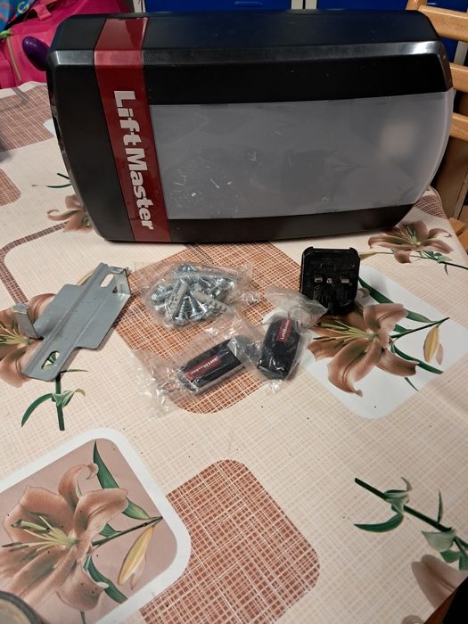 Deschidere usa garaj