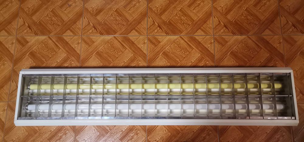 Plafoniera NEON 2x36W 127cm + 3 tuburi Philips noi (1Galben,1Albastru)