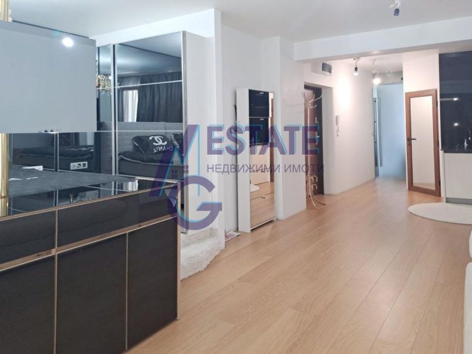 Продава се Двустаен апартамент в Бургас, Център - 80 кв.м за 1594 €/кв.м - Снимка #2