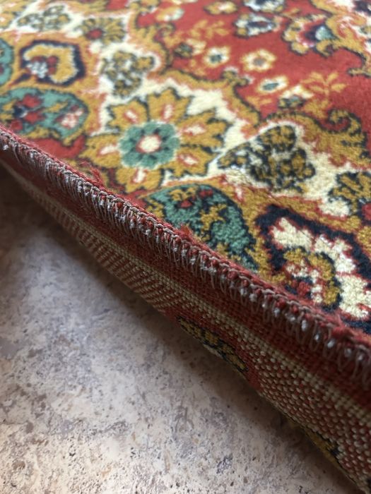 Ковры в хорошем состоянии.