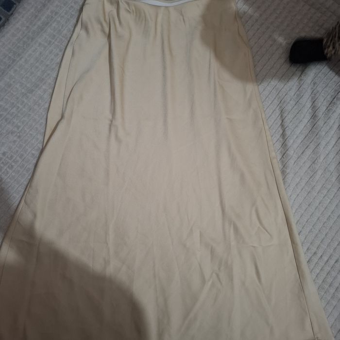 Fusta de satin bej