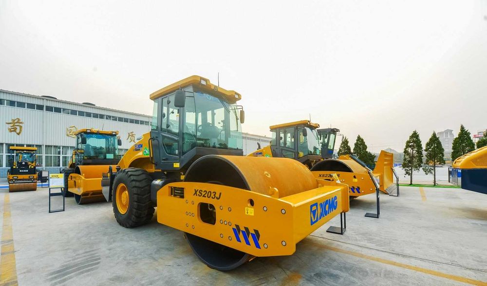 XS203J — одновальцовый механический вибрационный каток XCMG.  20 тон