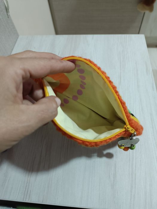 Плетен несесер с цип