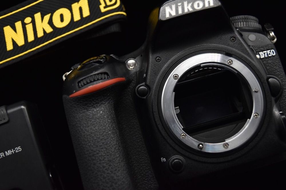 Цифровой фотоаппарат Nikon D750