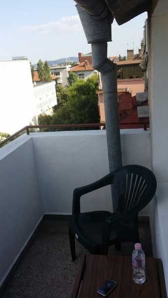 Дава се под наем Двустаен апартамент в Бургас, Възраждане - 60 кв.м за 200 € - Снимка #3