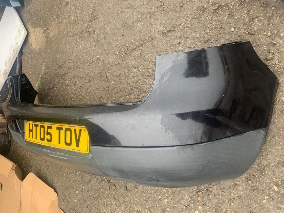 Spoiler / Bara Spate VW Golf 5 Hatchback 2003 - 2009 cu Mici Defecte / Imperfectiuni Cod: 1K6807521