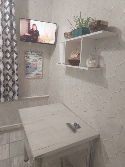 Полка настенная новая