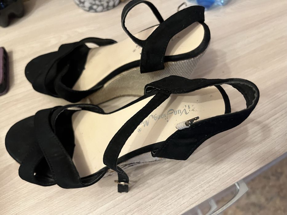 Босоножки на платформе