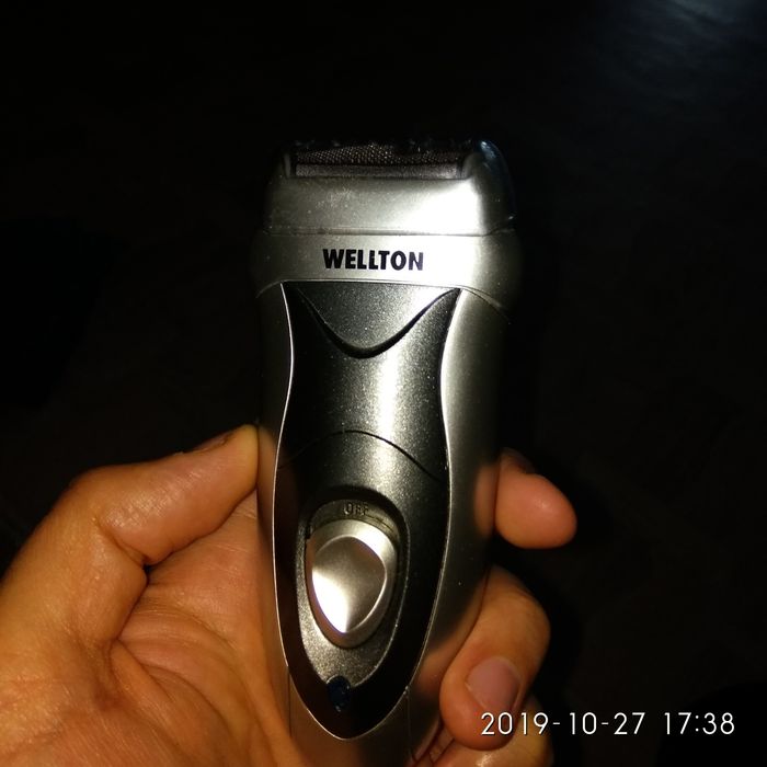 Продам электро бритву