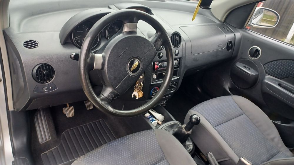 Vând Chevrolet Aveo 1.2