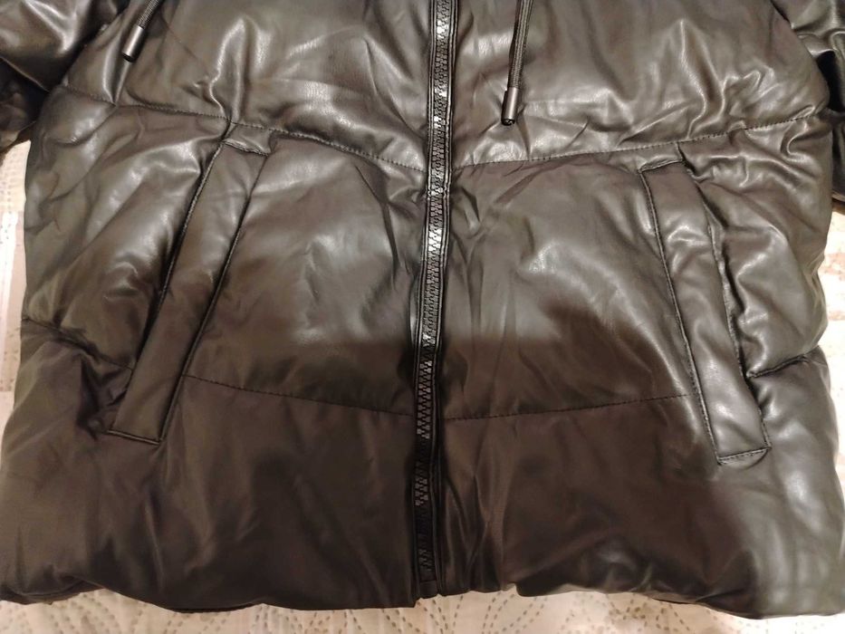 Дамско кожено яке М размер
