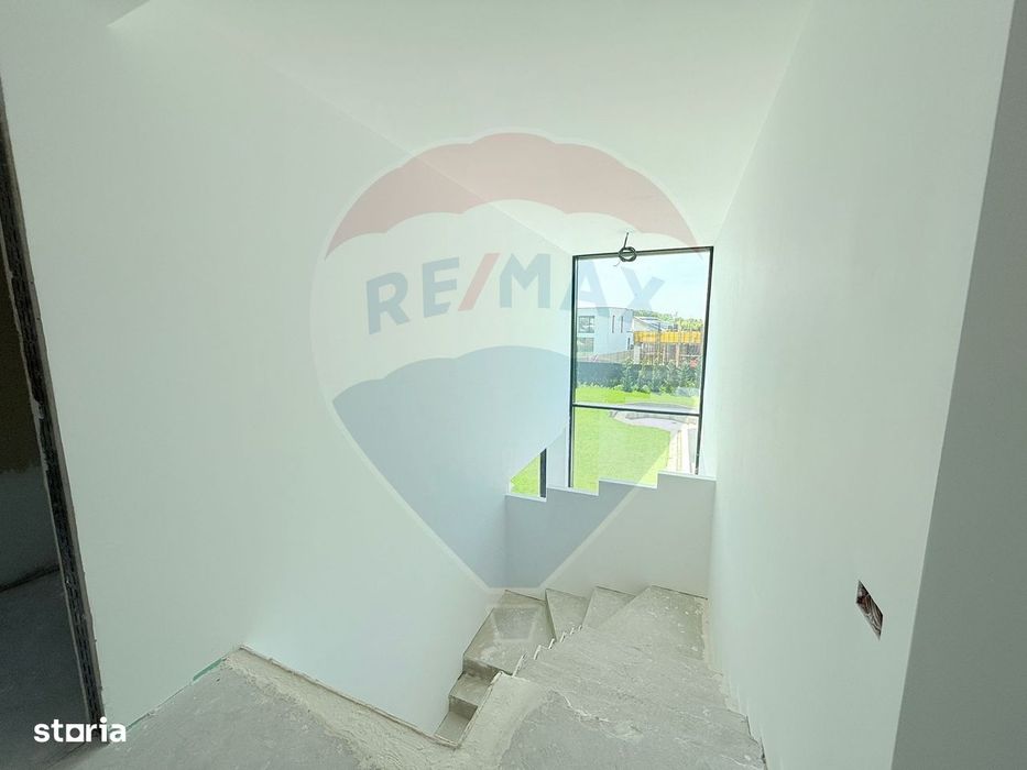 Vilă modernă de vânzare | 5 camere | Dumbrava Vlăsiei | Teren 750 mp