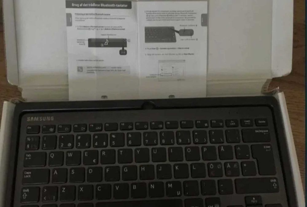 Vand tastatura Samsung wireless model AA-SK2NWBB/SE