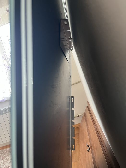 Зеркало с креплениями