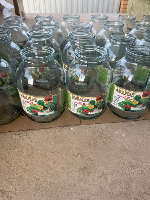 Продаются банки — 2 литровые и 1 литровые