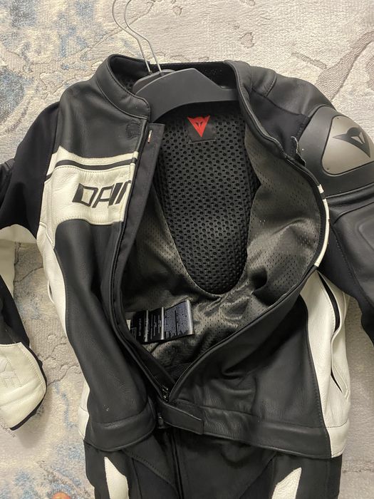 Costum motocicleta marimea 58 Dainese