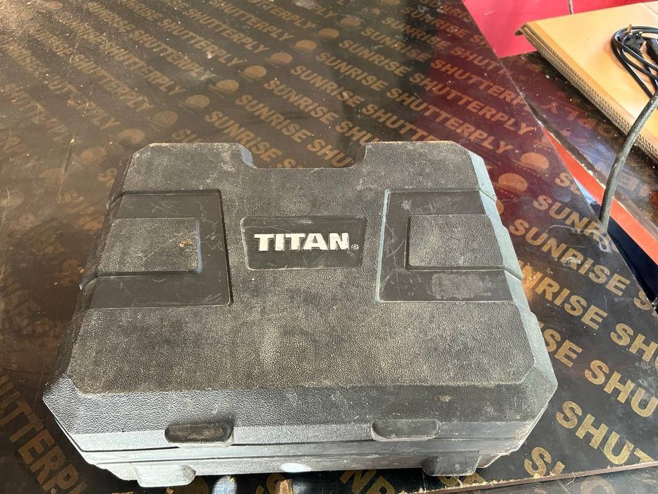 Машина за канали в зидария в бетон