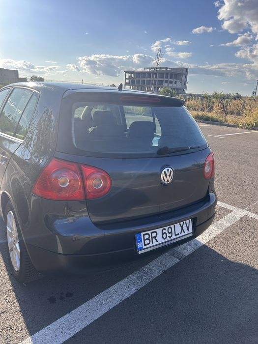 Vând golf 5 in stare buna de functionare