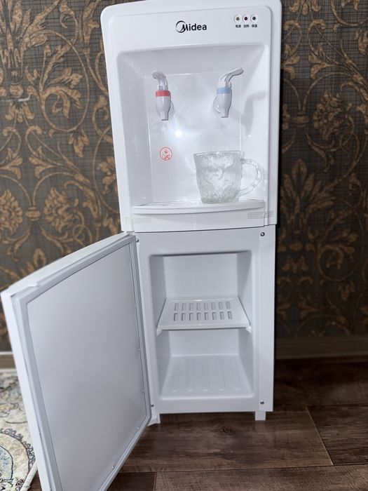 Кулер для воды, диспенсер!