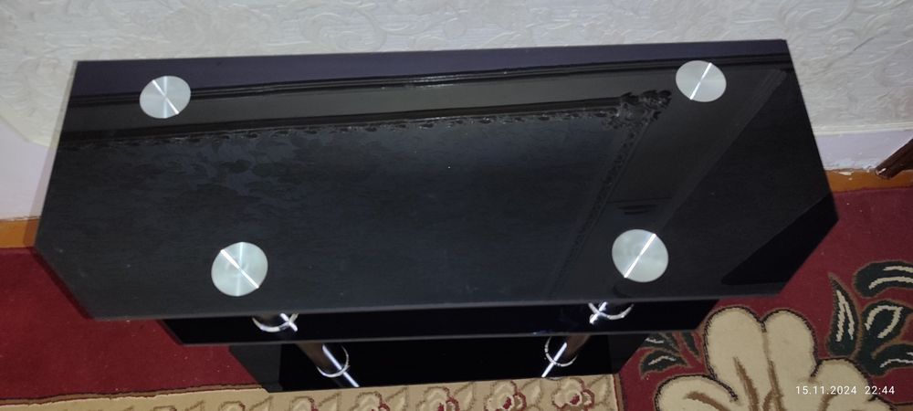 Podstafka na televizor na razmen 32 na plazma i na sov televizora