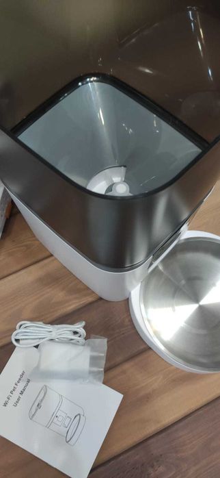 Кормушка для домашних животных