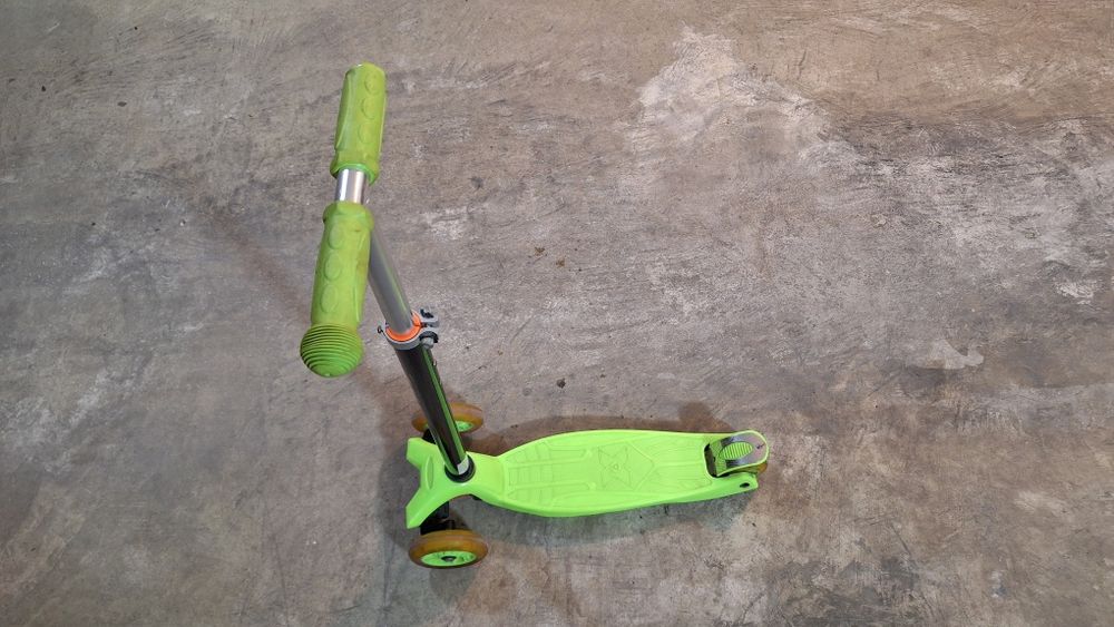 Тротинетка 21st Scooter със светещи гуми