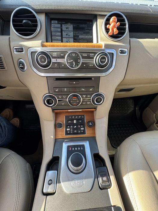 LAND ROVER Discovery 2015 — imagine 5