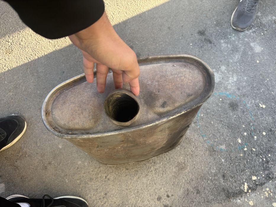 Продам глушак от бмв е39