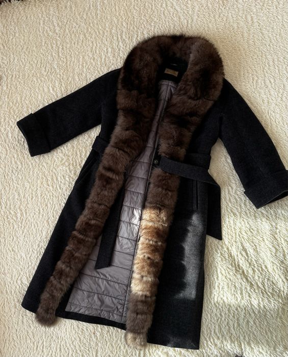 Пальто зимнее (шерсть, песец)
