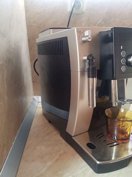 Кафемашина кафеавтомат Delonghi magnifica Ecam 24.210. SB