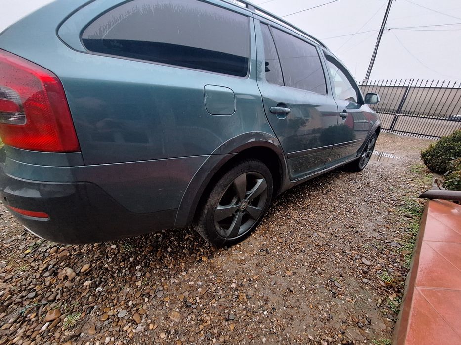 Vând skoda octavia scout 4x4